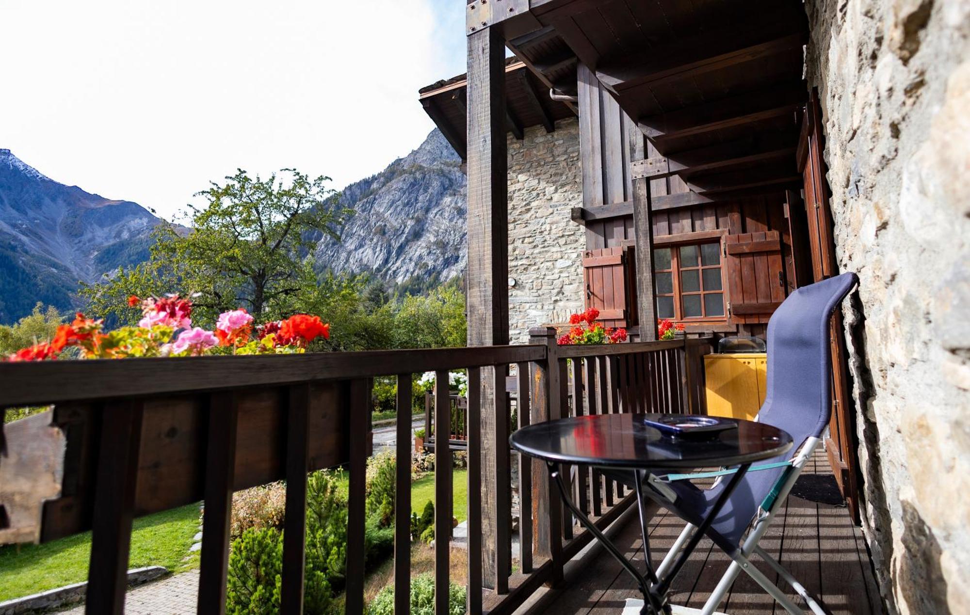 The Mountain View Lodge Courmayeur Exterior photo